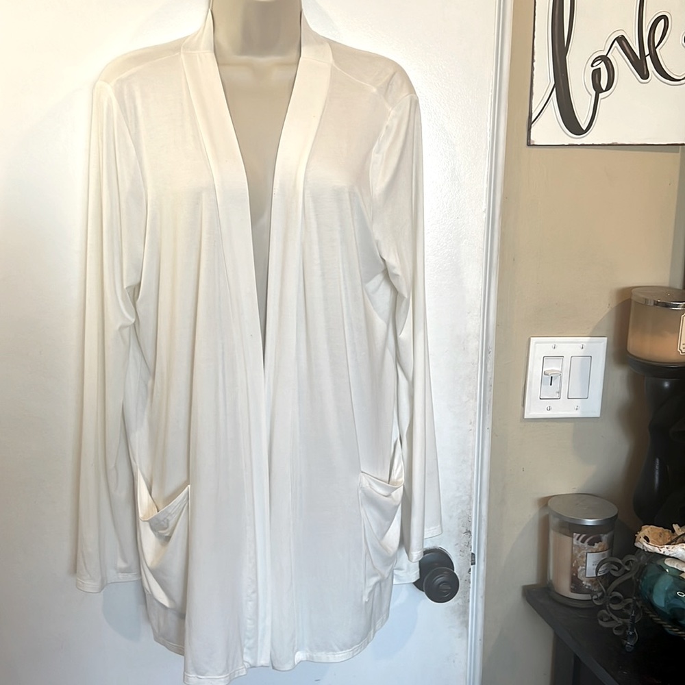 CY women’s Cream Colored Cardigan with pockets